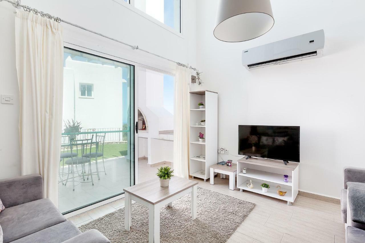 Seaview Selvi Village Apt Vasilia 外观 照片